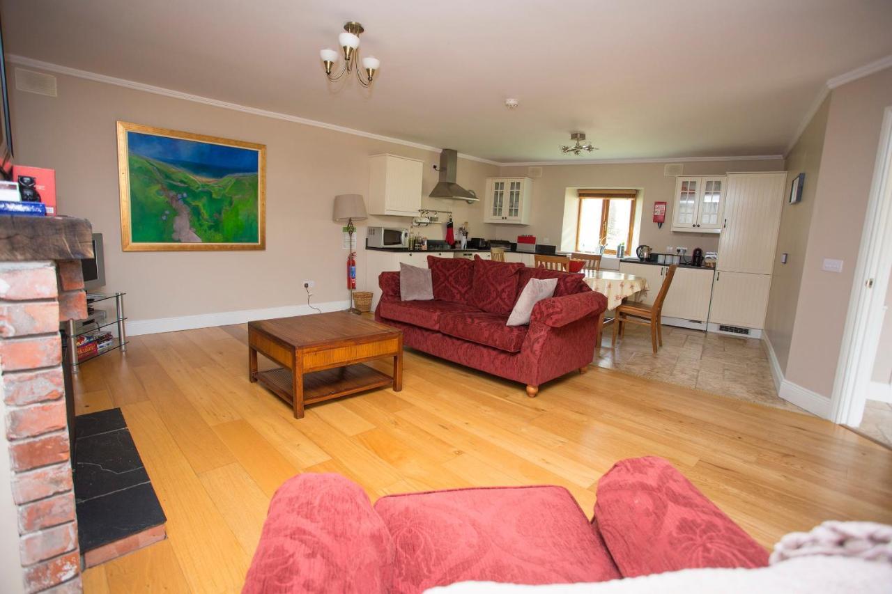 Decoy Country Cottages Navan Esterno foto