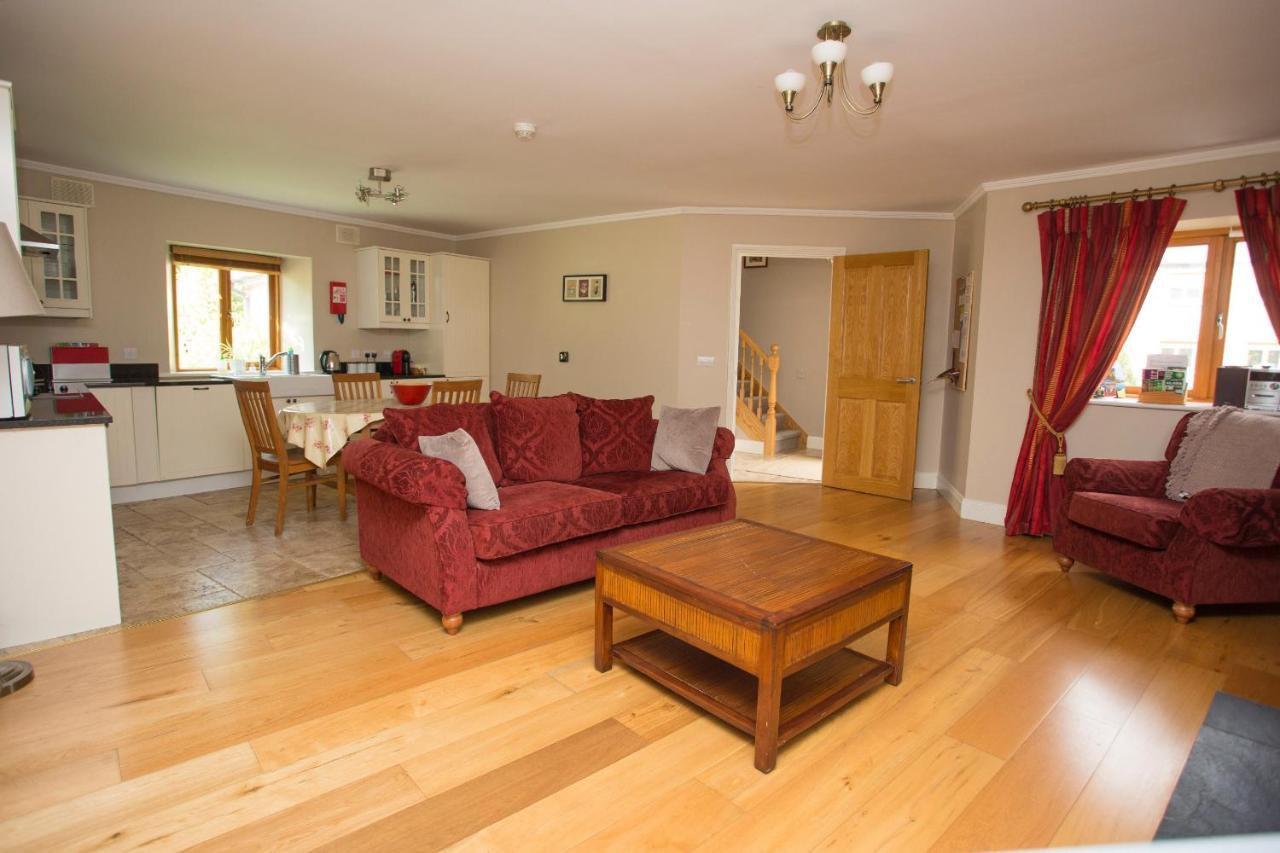 Decoy Country Cottages Navan Esterno foto