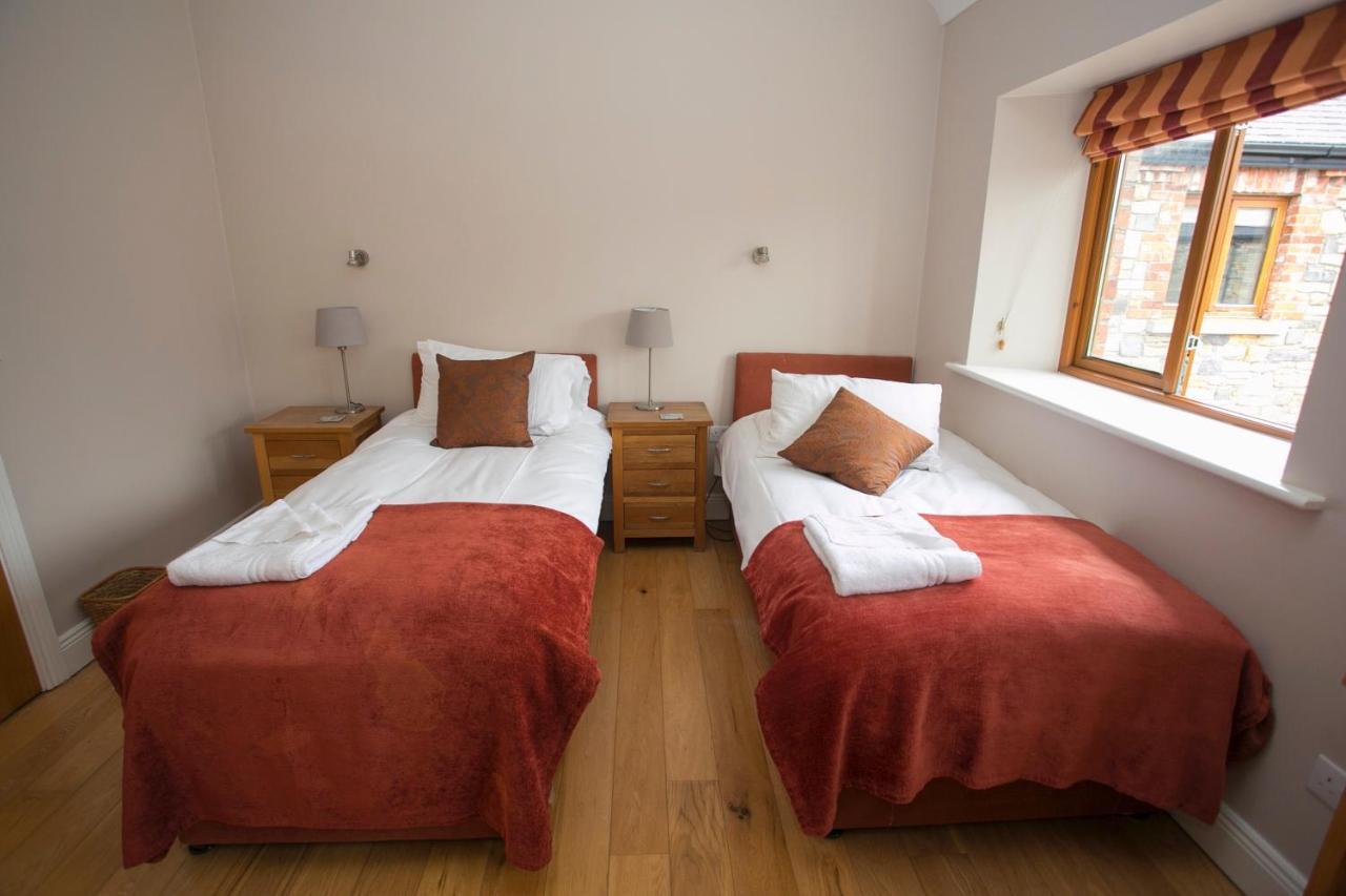 Decoy Country Cottages Navan Esterno foto