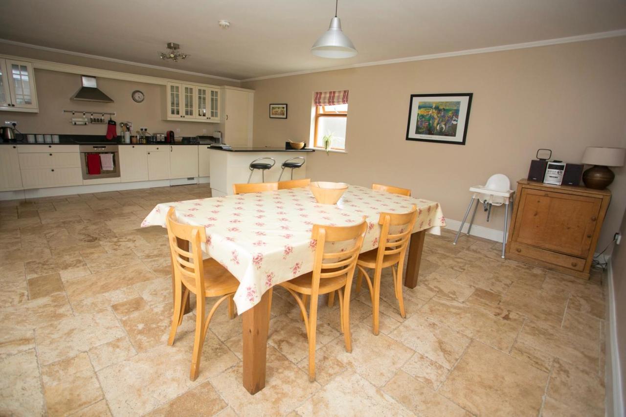 Decoy Country Cottages Navan Esterno foto