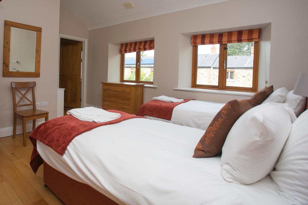 Decoy Country Cottages Navan Esterno foto
