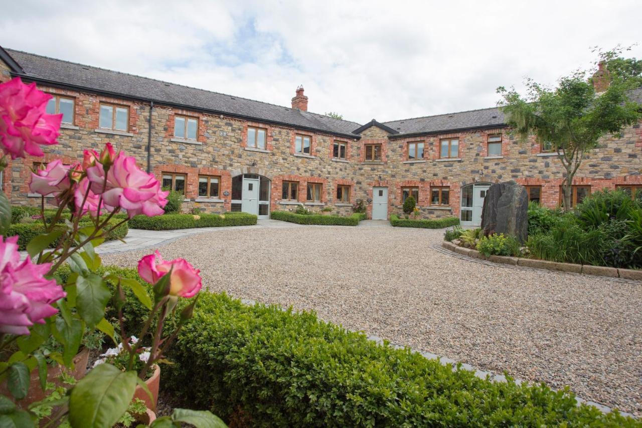 Decoy Country Cottages Navan Esterno foto