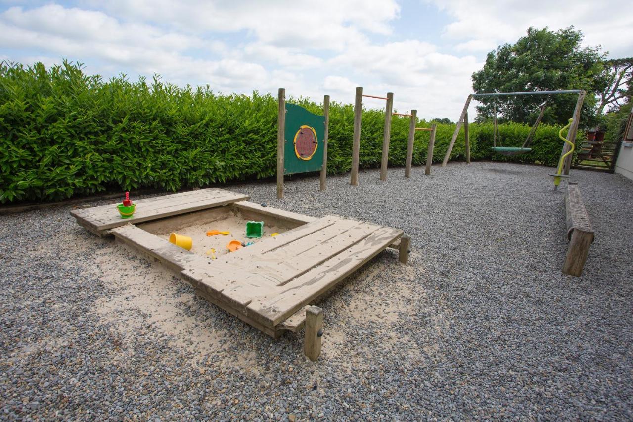 Decoy Country Cottages Navan Esterno foto